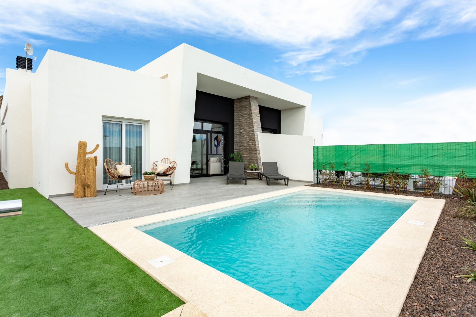 3 Bedroom 2 Bathroom in Algorfa