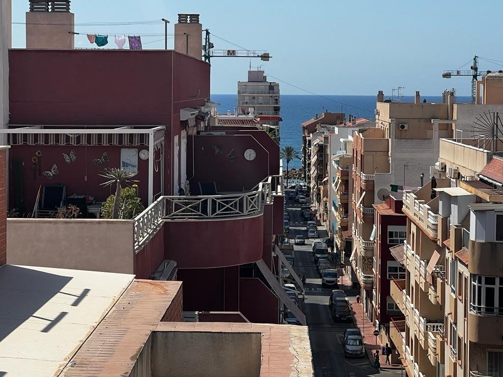 3 Bedroom 2 Bathroom penthouse in Torrevieja