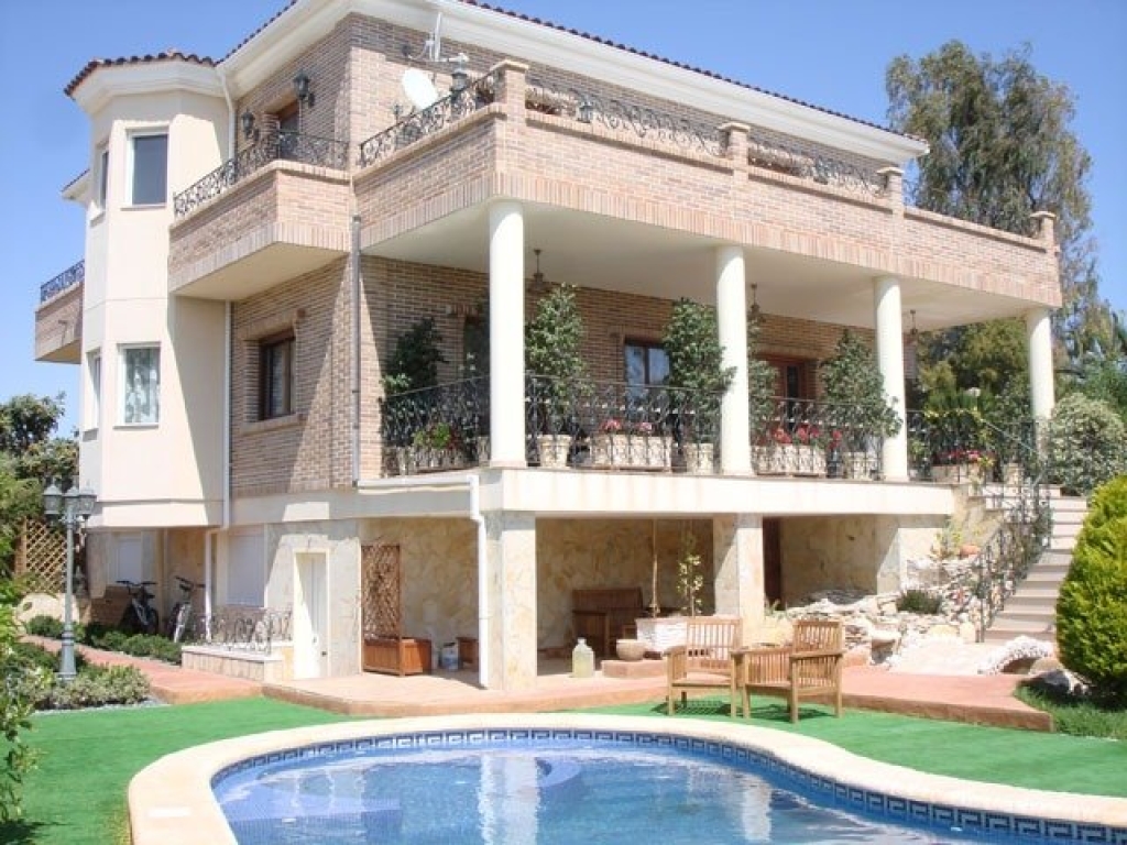 4 Bedroom 2 Bathroom Villa in Ciudad Quesada