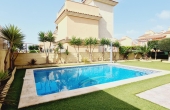 4-2374/2257, 4 Bedroom 3 Bathroom Villa in Torrevieja
