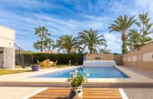 4-2457/2321, 5 Bedroom 3 Bathroom Villa in Torrevieja