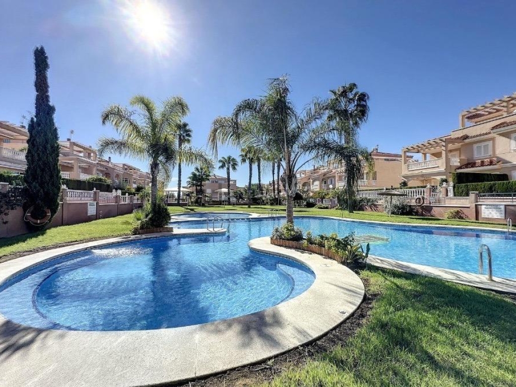 2 Bedroom 2 Bathroom Bungalow in Orihuela Costa